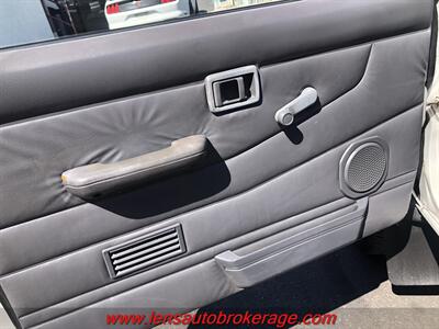 1996 Nissan Truck Pickup  *RARE 4x4 W/Only 122k Miles! - Photo 9 - Tucson, AZ 85705