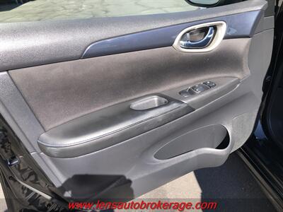 2019 Nissan Sentra SR  *Nice Little Fuel Saver! - Photo 8 - Tucson, AZ 85705