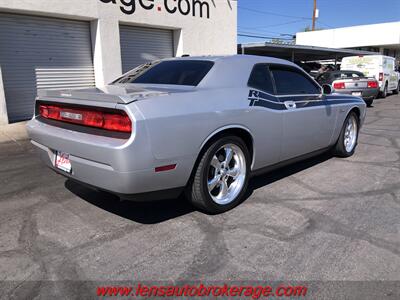 2010 Dodge Challenger R/T Classic  *6 Speed Manual Trans HEMI Powered! - Photo 12 - Tucson, AZ 85705