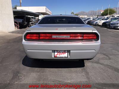 2010 Dodge Challenger R/T Classic  *6 Speed Manual Trans HEMI Powered! - Photo 11 - Tucson, AZ 85705