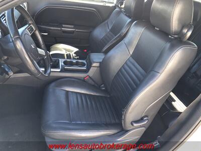 2010 Dodge Challenger R/T Classic  *6 Speed Manual Trans HEMI Powered! - Photo 16 - Tucson, AZ 85705