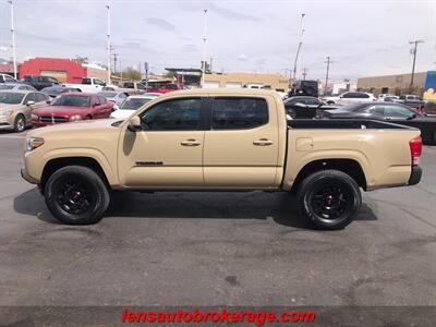 2016 Toyota Tacoma SR5 V6  Crew Cab 4x4! Cool Desert Tan! - Photo 5 - Tucson, AZ 85705