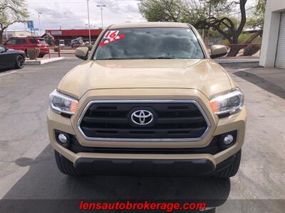 2016 Toyota Tacoma SR5 V6  Crew Cab 4x4! Cool Desert Tan! - Photo 3 - Tucson, AZ 85705