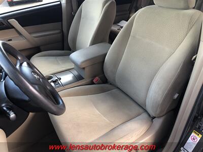 2010 Toyota Highlander  1-Owner, No Accidents & 3rd Row Equipped! - Photo 12 - Tucson, AZ 85705