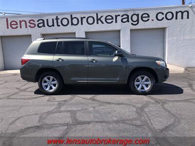 2010 Toyota Highlander  1-Owner, No Accidents & 3rd Row Equipped! SUV