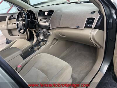 2010 Toyota Highlander  1-Owner, No Accidents & 3rd Row Equipped! - Photo 24 - Tucson, AZ 85705