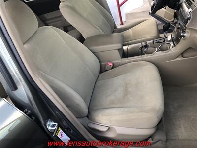 2010 Toyota Highlander  1-Owner, No Accidents & 3rd Row Equipped! - Photo 25 - Tucson, AZ 85705
