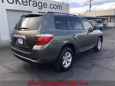 2010 Toyota Highlander  1-Owner, No Accidents & 3rd Row Equipped! - Photo 8 - Tucson, AZ 85705
