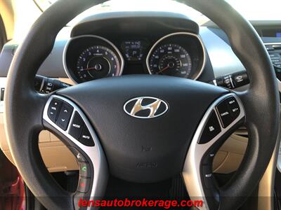 2011 Hyundai ELANTRA GLS   - Photo 13 - Tucson, AZ 85705