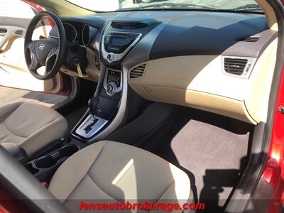 2011 Hyundai ELANTRA GLS   - Photo 22 - Tucson, AZ 85705