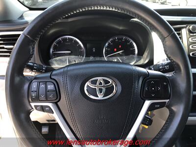2016 Toyota Highlander LE  *Nice AWD LE! - Photo 13 - Tucson, AZ 85705