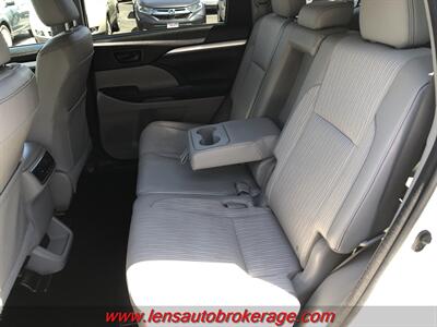 2016 Toyota Highlander LE  *Nice AWD LE! - Photo 17 - Tucson, AZ 85705