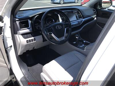2016 Toyota Highlander LE  *Nice AWD LE! - Photo 10 - Tucson, AZ 85705