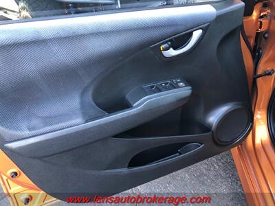 2010 Honda Fit Sport w/Navi  **CARFAX 1 OWNER** - Photo 9 - Tucson, AZ 85705