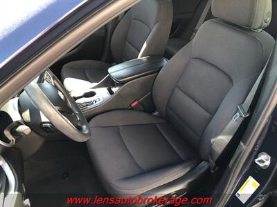 2022 Chevrolet Malibu LT  *Nice Driving Sedan W/New Rubber! - Photo 12 - Tucson, AZ 85705