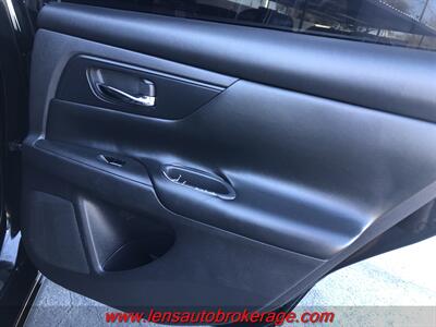 2016 Nissan Altima 2.5  *Trade In Special! - Photo 13 - Tucson, AZ 85705