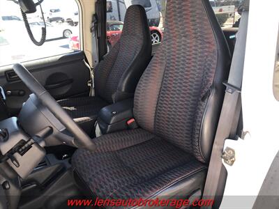 2000 Jeep Wrangler Sport  *Trade In Special Jeep! - Photo 8 - Tucson, AZ 85705