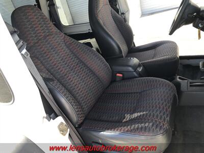 2000 Jeep Wrangler Sport  *Trade In Special Jeep! - Photo 10 - Tucson, AZ 85705