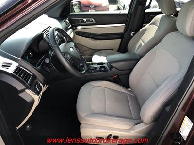 2018 Ford Explorer XLT  *Nice 3rd Row Equipped! - Photo 11 - Tucson, AZ 85705
