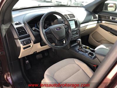 2018 Ford Explorer XLT  *Nice 3rd Row Equipped! - Photo 10 - Tucson, AZ 85705