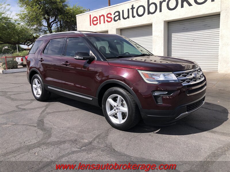 2018 Ford Explorer XLT  *Carfax 1 Owner & 3rd Row Equipped!