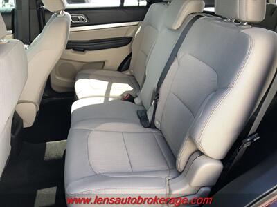 2018 Ford Explorer XLT  *Nice 3rd Row Equipped! - Photo 17 - Tucson, AZ 85705