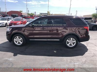 2018 Ford Explorer XLT  *Nice 3rd Row Equipped! - Photo 5 - Tucson, AZ 85705