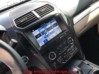 2018 Ford Explorer XLT  *Nice 3rd Row Equipped! - Photo 14 - Tucson, AZ 85705