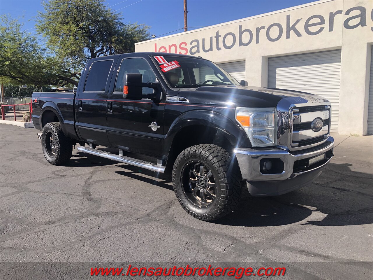 2011 Ford F-250 Lariat photo 2