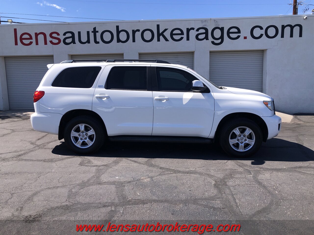 2016 Toyota Sequoia SR5  *Nice 2wd Family Mover! - Photo 1 - Tucson, AZ 85705