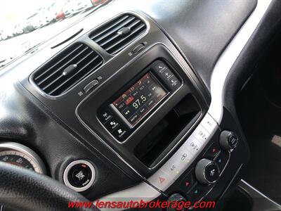2016 Dodge Journey SE  *3rd Row Equipped! - Photo 14 - Tucson, AZ 85705