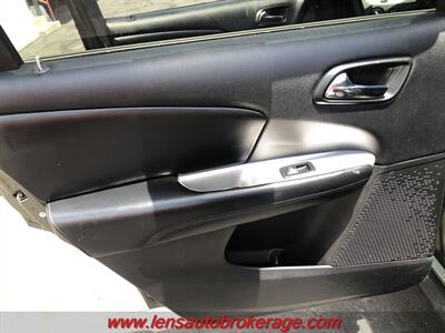 2016 Dodge Journey SE  *3rd Row Equipped! - Photo 16 - Tucson, AZ 85705