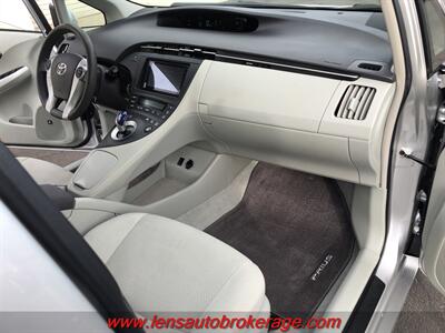 2011 Toyota Prius Three  *Super Clean Fuel Saver! - Photo 21 - Tucson, AZ 85705
