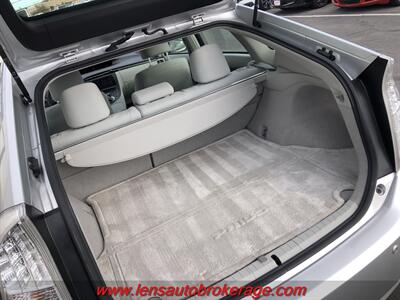 2011 Toyota Prius Three  *Super Clean Fuel Saver! - Photo 17 - Tucson, AZ 85705