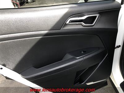 2023 Kia Sportage Hybrid LX  *Clean Fuel Saver! - Photo 17 - Tucson, AZ 85705