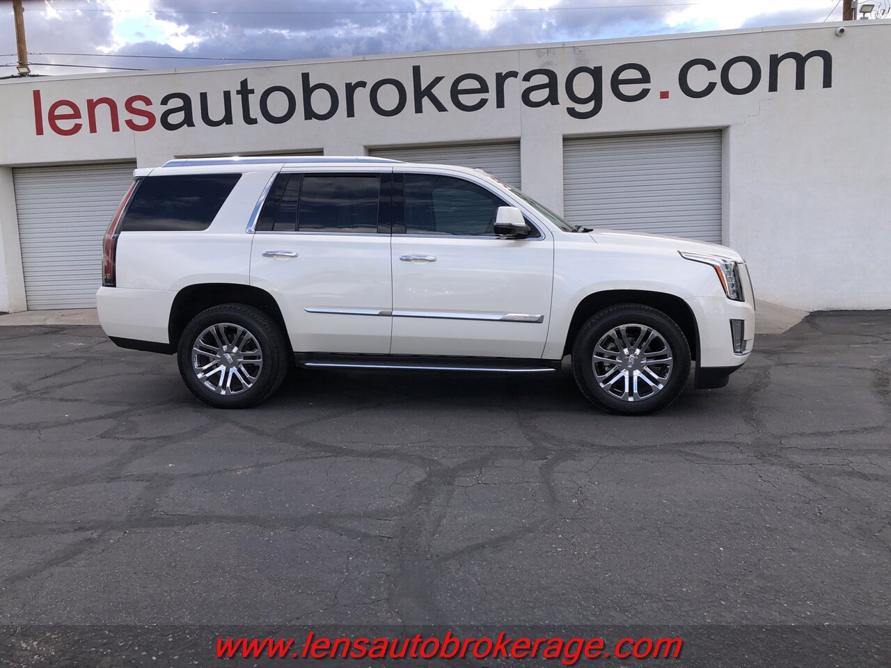 2015 Cadillac Escalade  *None Nicer! *Only 41k Miles! - Photo 1 - Tucson, AZ 85705