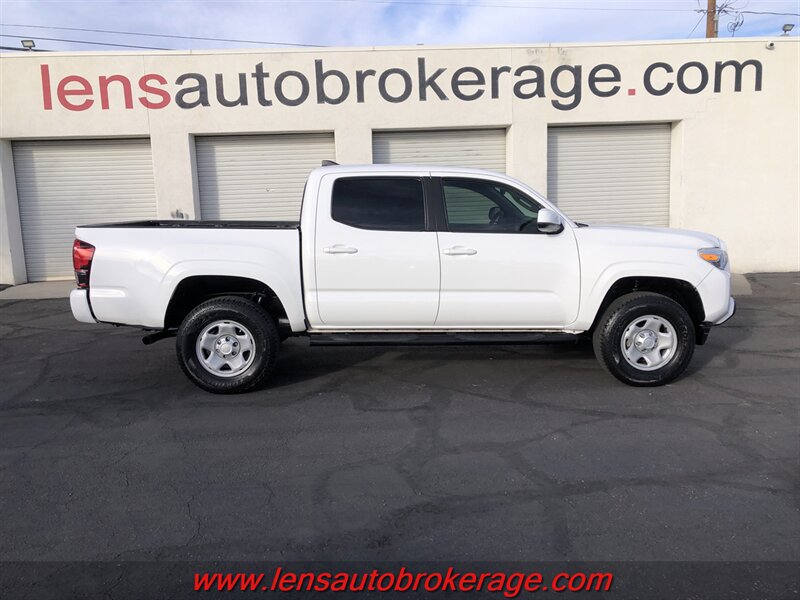 2019 Toyota Tacoma SR5 V6  *Nice Double Cab 4x4!