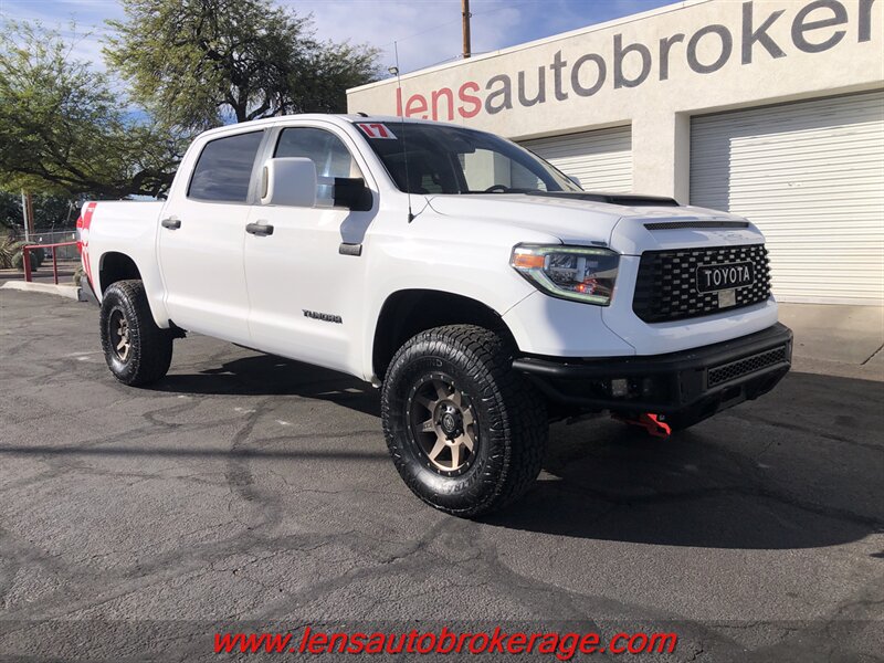 2017 Toyota Tundra SR5  *Crewmax 4x4! New Tires, Icon Suspension!