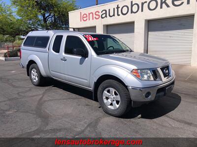 2009 Nissan Frontier SE V6  6 Speed 4x4! - Photo 2 - Tucson, AZ 85705