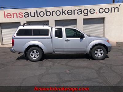 2009 Nissan Frontier SE V6  6 Speed 4x4! **CARFAX 1 OWNER** - Photo 2 - Tucson, AZ 85705