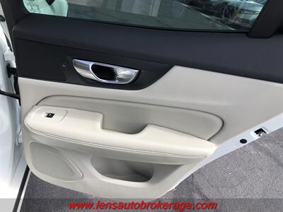 2019 Volvo S60 T5 Momentum  *One Sweet Ride! - Photo 19 - Tucson, AZ 85705