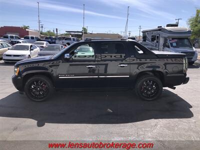 2010 Chevrolet Avalanche LTZ  4wd! *One Cared For Avalanche! - Photo 5 - Tucson, AZ 85705
