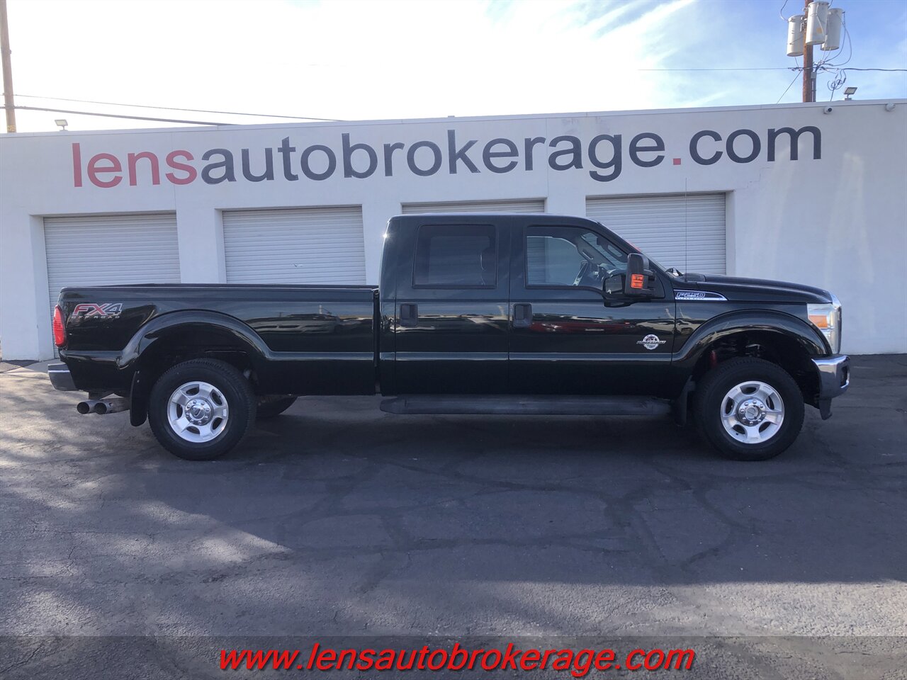 2015 Ford F-250 Super Duty XLT  *80k Mile Crew Cab Diesel 4x4! - Photo 1 - Tucson, AZ 85705
