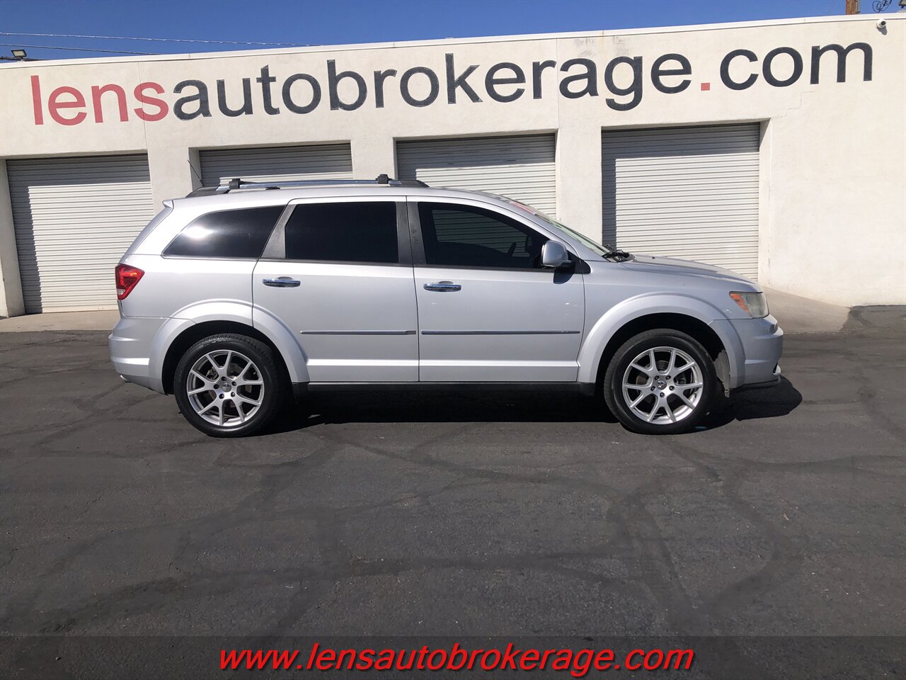 2011 Dodge Journey Crew  *Nice Little 3rd Row Journey! - Photo 1 - Tucson, AZ 85705