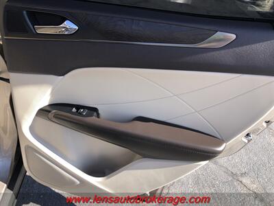 2018 Lincoln MKC Reserve  *Super Nice & Only 57k Miles! - Photo 19 - Tucson, AZ 85705