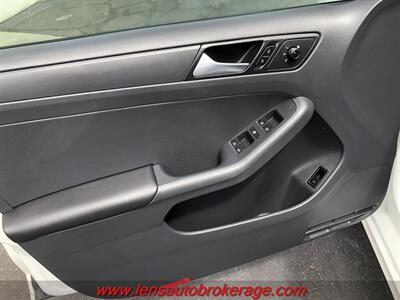 2015 Volkswagen Jetta S  *Nice AZ White Sedan! - Photo 9 - Tucson, AZ 85705