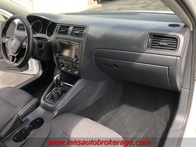 2015 Volkswagen Jetta S  *Nice AZ White Sedan! - Photo 22 - Tucson, AZ 85705