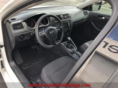 2015 Volkswagen Jetta S  *Nice AZ White Sedan! - Photo 10 - Tucson, AZ 85705