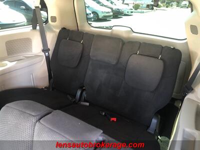 2014 Dodge Grand Caravan SXT   - Photo 16 - Tucson, AZ 85705