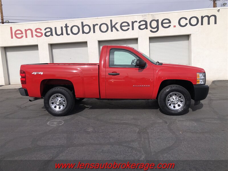 2013 Chevrolet Silverado 1500 WT  *Hard To Find Regular Cab 4x4 & Only 60k Miles!!